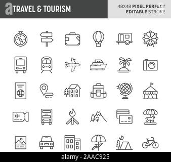 30 dünne Linie Symbole im Zusammenhang mit Reisen und Tourismus. Symbole wie Unterkunft, Transport und Tourismus Seiten sind in diesem Set enthalten. 48 x 48 p Stock Vektor