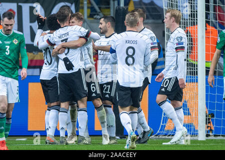 Goaljubel der deutschen Spielern nach dem Ziel auf 2:1 für Deutschland, Jubel, Jubeln, Jubeln, Freude, Jubel, Feiern, goaljubel, vollständige Abbildung, Fußball Laenderspiel, EM-Qualifikation, Gruppe C, Deutschland (GER) - Nordirland (NIR) 6:1, am 19.11.2019 in Frankfurt/Deutschland. € | Nutzung weltweit Stockfoto