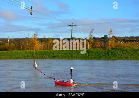 Umweltagentur monitor Hochwasser auf dem Fluss Dearne, South Yorkshire Stockfoto