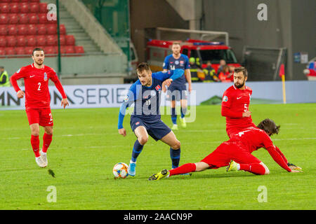 Trnava, Slowakei. 19. November 2019. Matus Bero (11), die in Aktion während der EM-Qualifikationsspiel 2020 zwischen der Slowakei und Aserbaidschan. Stockfoto