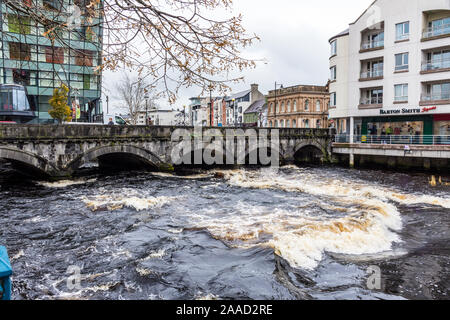 Fluss Garavogue und Hyde Bridge, Sligo, County Sligo, Irland Stockfoto