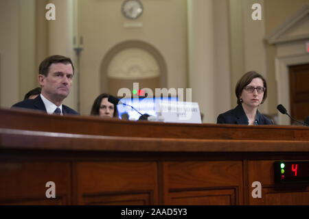 November 20, 2019, Washington, District of Columbia, USA: Laura Cooper, stellvertretender Verteidigungsminister für Russland, die Ukraine, und Eurasien und des US-Außenministeriums David Hale bezeugen vor dem US-House Permanent Select Committee on Intelligence in Washington D.C., USA, am Mittwoch, den 20. November 2019. (Bild: © stefani Reynolds/CNP über ZUMA Draht) Stockfoto