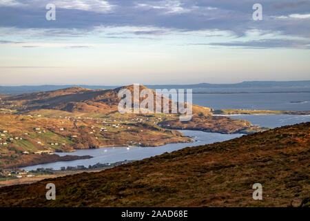 Teeling aus der Slieve League Cliffs im County Donegal, Irland gesehen. Stockfoto