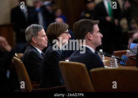 Laura Cooper, stellvertretender Verteidigungsminister für Russland, die Ukraine, und Eurasien und des US-Außenministeriums David Hale bezeugen vor dem US-House Permanent Select Committee on Intelligence in Washington D.C., USA, am Mittwoch, den 20. November 2019. Credit: Stefani Reynolds/CNP | Verwendung weltweit Stockfoto