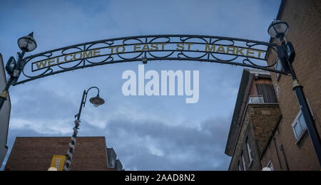 East Street Markt Zeichen in der Walworth Road in South London Southwark Stockfoto