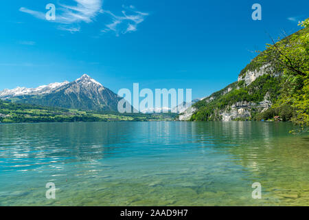 Klassische Panoramablick auf einem See an einem sonnigen Tag im Sommer, Deutschland Stockfoto