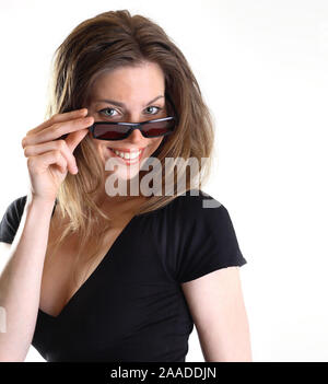 Junge Frau mit Sonnenbrille | junge Frau Sonnenbrille tragen Stockfoto