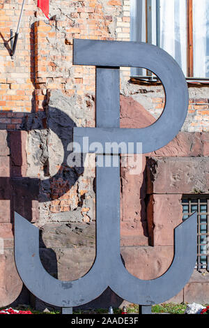 Warszawa/Polen - Polska Walczaca - Weltkrieg II Hoheitszeichen des Polnischen Staates im Untergrund und Armia Krajowa (Heimatarmee) Warschau Wahrzeichen. Stockfoto