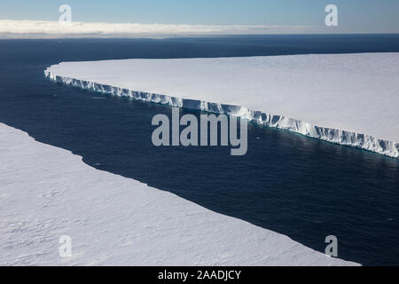 Luftaufnahme der Ross Ice Shelf das größte Eisschelf der Antarktis, in der Nähe von Kap Crozier, Ross Insel, Ross Sea, Antarctica fotografierte für die Süßwasser-Projekt Stockfoto