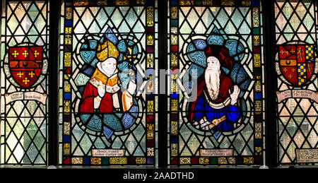 Glasfenster in den Rat der Kammer der St. Mary's Guildhall, Coventry, Warwickshire Stockfoto