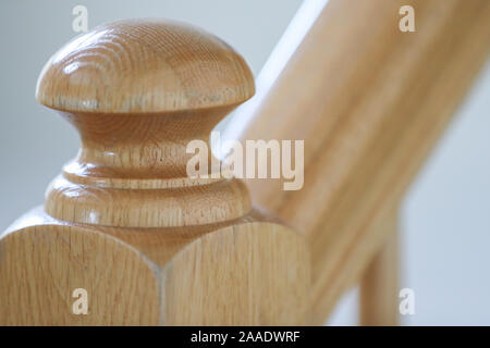 Hölzerne Treppe. Treppe Handlauf Nahaufnahme. - Bild Stockfoto