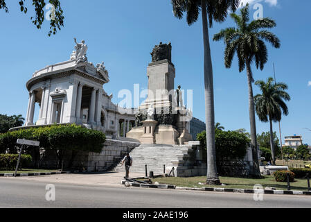 Das Denkmal von José Miguel Gómez (1858–1921) war der zweite Präsident Kubas. Seine Statue befindet sich auf der Avenida de los Presidentes in Vedado, Havanna, Kuba Stockfoto