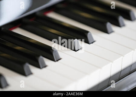 Close-up Piano keys in Weiß und Schwarz - Bild Stockfoto