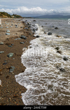 Blick nach Osten entlang der Küste der Halbinsel Llŷn Criccieth, Gwynedd, Wales Stockfoto