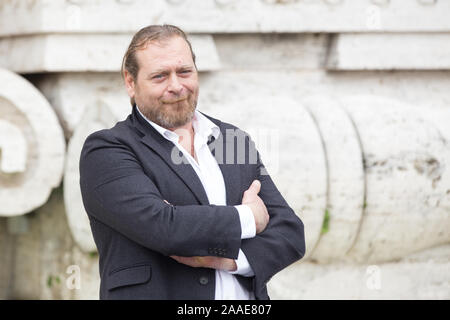 Roma, Italien. Nov, 2019 21. Federico Tocci Fotoauftrag der italienischen Film "ein Tor Bella Monaca Non Piove Mai'am Piazza Cavour in Rom (Foto von Matteo Nardone/Pacific Press) Quelle: Pacific Press Agency/Alamy leben Nachrichten Stockfoto