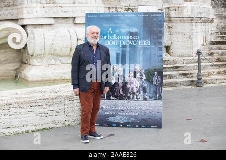 Roma, Italien. Nov, 2019 21. Giorgio Colangeli Fotoauftrag der italienischen Film "ein Tor Bella Monaca Non Piove Mai'am Piazza Cavour in Rom (Foto von Matteo Nardone/Pacific Press) Quelle: Pacific Press Agency/Alamy leben Nachrichten Stockfoto