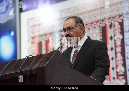 Quetta, Pakistan. Nov, 2019 20. QUETTA, Pakistan. Nov. 20-2019: Gouverneur Balochistan Gerechtigkeit (R) Aman Ullah Khan YaseenZai Adressierung auf der Abschlussveranstaltung der Tiere Expo. Organisiert durch die Regierung von belutschistan an der Universität Balochistan (Foto von Muhammad Watanpaal/Pacific Press) Quelle: Pacific Press Agency/Alamy leben Nachrichten Stockfoto