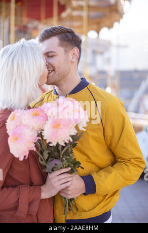 Paar treffen, bevor Sie Ihre neue Datum Stockfoto