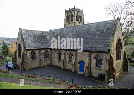 Die Pfarrkirche St. Johannes der Evangelist ist in der Ortschaft Upperthong, West Yorkshire, wo TV Schauspieler Bill Owen und Peter Sallis begraben sind Stockfoto