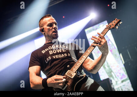 Oslo, Norwegen. 17., November 2019. Die amerikanische Hard Rock Band Alter Bridge führt ein Live Konzert in Sentrum Scene in Oslo. Hier Gitarrist Mark Tremonti ist live auf der Bühne gesehen. (Foto: Gonzales Foto - Terje Dokken). Stockfoto