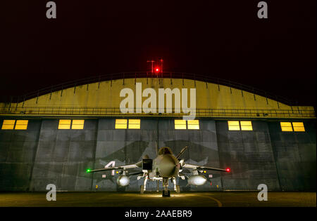 RAF Tornado F3, ZE340, GO, in RAF Cosford Nightshoot in Verbindung mit Schwelle. Aero Stockfoto