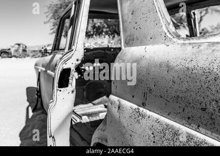 Oldtimer-Wracks in Solitaire Stadt, Sossusvlei im Namib-Wüste, Namibia, Afrika Stockfoto