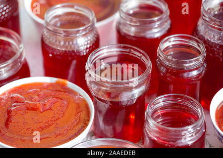 Quitten Gelee und Marmelade ein köstliches und typisch portugiesische, Winter süß. Stockfoto