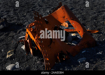 Strand mit Trümmern der Britischen Trawlers bleibt bei Dritvik Strand, Snæfellsjökull Nationalpark, Snaefellsnese Halbinsel in Grundarfjodur, Island Stockfoto