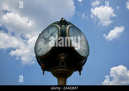 Im historischen Viertel vierseitige Uhr Stadt Dublin Georgia USA Stockfoto