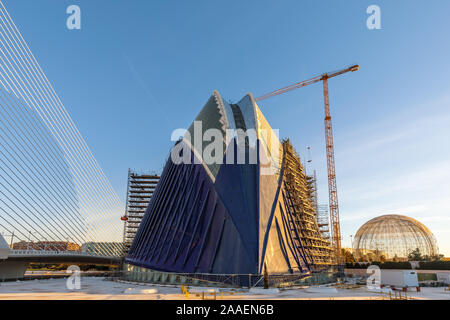 L'Àgora, Mehrzweckgebäude, Stadt der Künste und Wissenschaften in den frühen Morgen, von Calatrava, Valencia, Spanien, für Stockfoto