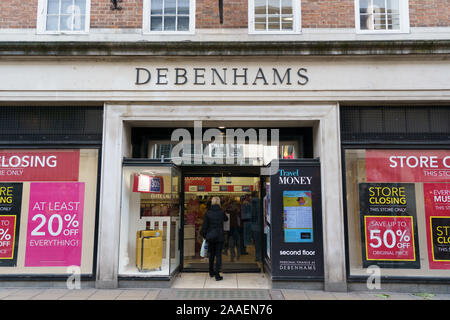 Debenhams-Geschäft schließt Verkauf, Coney Street, York, North Yorkshire, England, VEREINIGTES KÖNIGREICH. Stockfoto