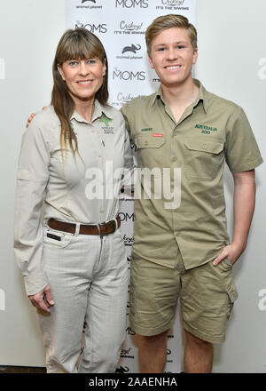 Mamarazzi Ereignis feiert die Irwins, New York, USA - 14 Nov 2019 - Terri Irwin und Robert Irwin Stockfoto