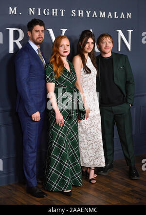 Toby Kebbell, Lauren Ambrose, Nell Tiger frei und Rupert Grint nehmen an der Weltpremiere von Apple TV+Servant' an der BAM Howard Gilman Opera House auf Stockfoto