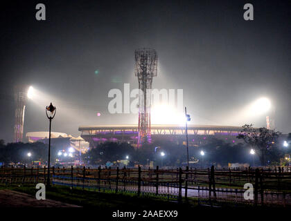 Kolkata, West Bengal, Indien. Nov, 2019 21. Eden Garden Stadion mit Rosa leuchtet. Kolkata dekoriert feiert die Herrlichkeit für die Organisation der 1. rosa Ball Test Cricket Match in Indien und in Asien zwischen Indien und Bangladesch vom 22. -26. November 2019 im Eden Garten Stadion. Credit: Avishek Das/SOPA Images/ZUMA Draht/Alamy leben Nachrichten Stockfoto