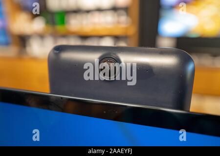 Close-up von Bildschirm und Kamera der Facebook Portal Videoanrufe Gerät von Social Media Unternehmen Facebook, im Silicon Valley, San Jose, Kalifornien, 31. August 2019. () Stockfoto