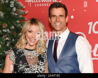 November 20, 2019, Los Angeles, Kalifornien, USA: Debbie Matenopoulos und Cameron Mathison besucht Hallmark Kanal € ™ s 10. Jahrestag Countdown bis Weihnachten - € oeChristmas unter der Starsâ € Screening und Party. (Bild: © Billy Bennight/ZUMA Draht) Stockfoto