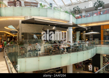 Einkaufszentrum Agora Mall in der Dominikanischen Republik von Santo Domingo Stockfoto