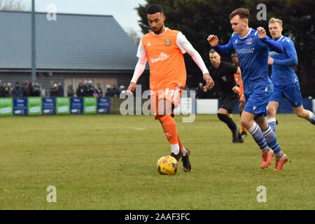 Supermarine fc Vs Hendon fc im Stadion webbwoods Swindon Wilts UK. Issac Gulliford die für Hendon Fc bei Swindon Supermarine Football Club spielt Stockfoto