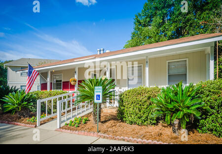 Das Büro im Four Seasons Apartments ist dargestellt in Mobile, Alabama. Der Apartment Komplex ist von Sealy Verwaltungsgesellschaft verwaltet. Stockfoto