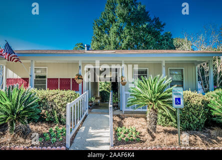 Das Büro im Four Seasons Apartments ist dargestellt in Mobile, Alabama. Der Apartment Komplex ist von Sealy Verwaltungsgesellschaft verwaltet. Stockfoto