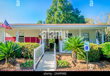 Das Büro im Four Seasons Apartments ist dargestellt in Mobile, Alabama. Der Apartment Komplex ist von Sealy Verwaltungsgesellschaft verwaltet. Stockfoto