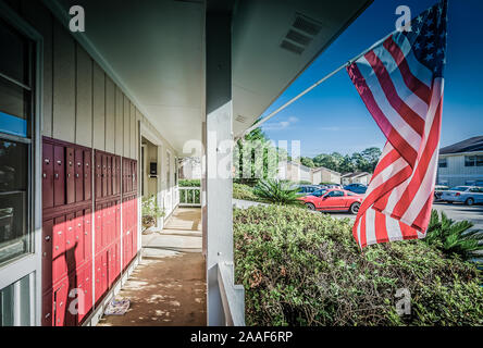Das Büro im Four Seasons Apartments wird dargestellt mit Mailboxen in Mobile, Alabama. Der Apartment Komplex ist von Sealy Verwaltungsgesellschaft verwaltet. Stockfoto