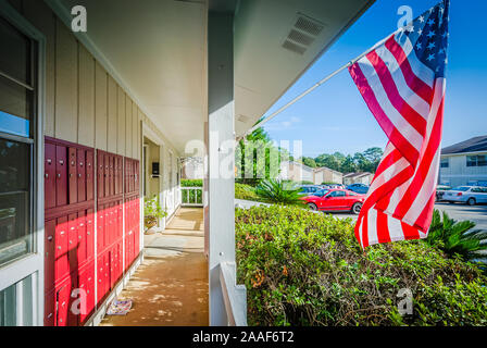 Das Büro im Four Seasons Apartments wird dargestellt mit Mailboxen in Mobile, Alabama. Der Apartment Komplex ist von Sealy Verwaltungsgesellschaft verwaltet. Stockfoto