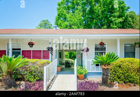 Das Büro im Four Seasons Apartments ist dargestellt in Mobile, Alabama. Der Apartment Komplex ist von Sealy Verwaltungsgesellschaft verwaltet. Stockfoto