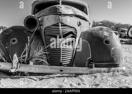 Oldtimer-Wracks in Solitaire Stadt, Sossusvlei im Namib-Wüste, Namibia, Afrika Stockfoto