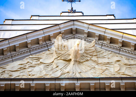 Theaterplatz - Heiligen Geist am heiligen Albert und Andrew's Church, Warschau kreativen Gemeinschaften Tempel. Fassade, Warszawa, Polen Stockfoto