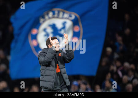 LONDON, ENGLAND - 05. NOVEMBER: Manager Frank Lampard von Chelsea FC Reaktion während der UEFA Champions League Gruppe H Match zwischen dem FC Chelsea und dem AFC Stockfoto