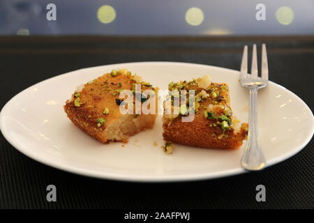 Knafeh Dessert, Najla's Kitchen Restaurant, Muhammad Ali Saadi Street, Jabal al Weibdeh, Amman, Jordanien, Naher Osten Stockfoto