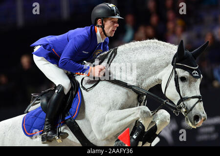 Prag, Tschechische Republik. 22 Nov, 2019. Marcus Ehning reiten Cornado NRW während der Gcl Super Cup Viertelfinale während der longines Global Champions Endspiele 2019 in Prag in der Tschechischen Republik. Credit: Slavek Ruta/ZUMA Draht/Alamy leben Nachrichten Stockfoto