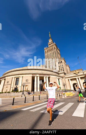 Fotos in der Hauptstadt von Polen Warschau auf einem hellen, sonnigen Tag im August getroffen Stockfoto